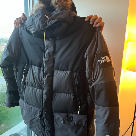 NORTH FACE WINTER JACKET PARKA . MOVE OUT SALE - Picture 4 of 11